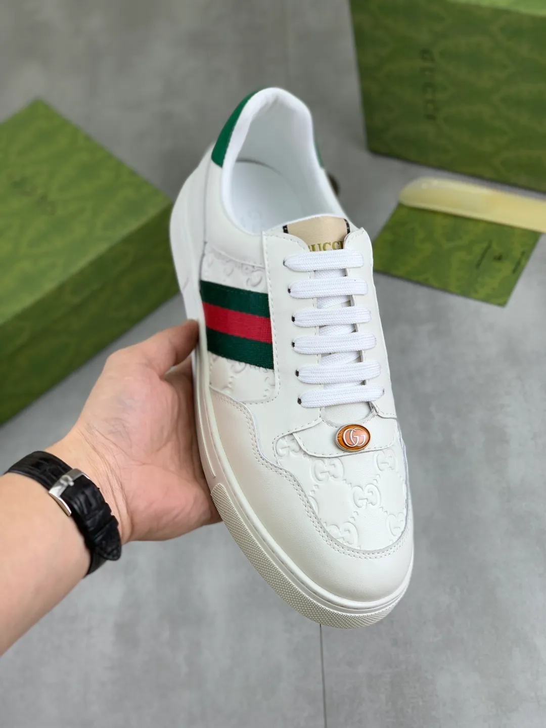 Men's Men's Shoes P420 💰[New Style] 🆘 The latest model from Gucci's official website🎁Classic casual and fashionable men's shoes👟Hot style💥Simple and elegant style, exclusive for trendy men. Unique latest brand elements from the official website👑Gucci original decoration, fashionable and generous, made of original soft calfskin fabric➕Comfortable soft sheepskin lining ✅The official website specifies wear-resistant rubber outsole_full of elasticity, classic model taken in real life🎬Color: 2️⃣colors available😍Number: 38-44